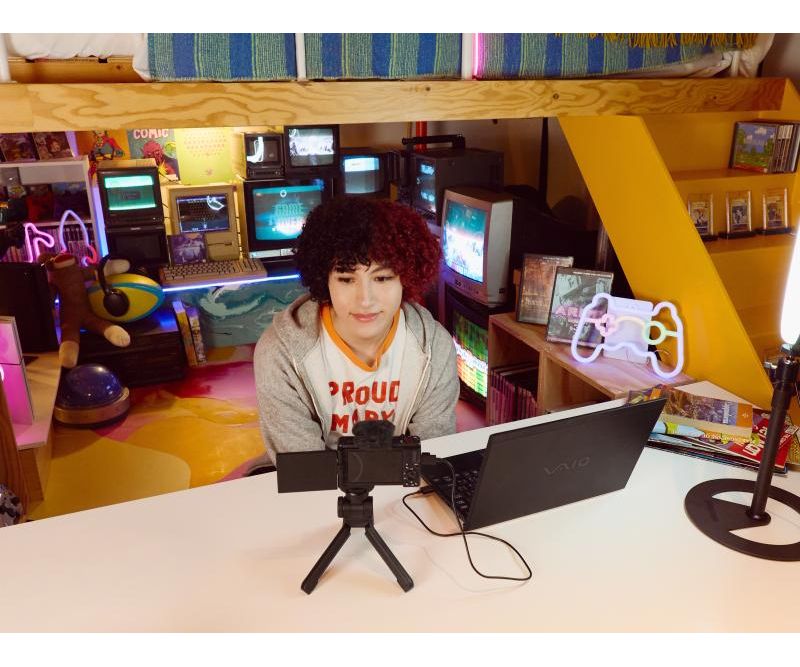 Sony-Vlog-camera-ZV-1F-Compact-Camera-9999