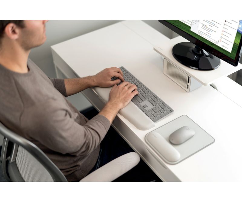Mouse-Pad-Kensington-cu-suport-ergonomic-pentru-incheietură-gri-ErgoSoft-gri-7