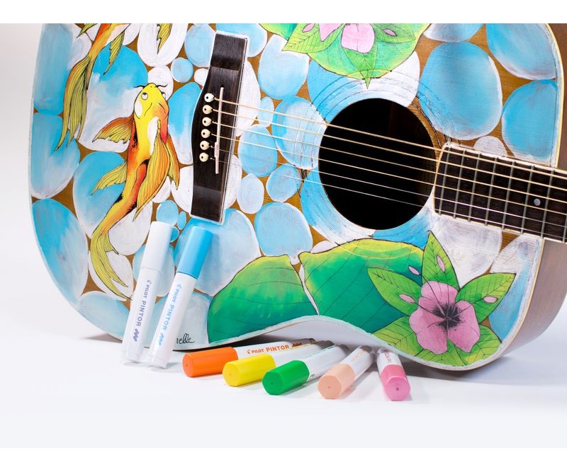Marker-cu-vopsea-Pilot-Pintor-varf-fin-galben-pastel
