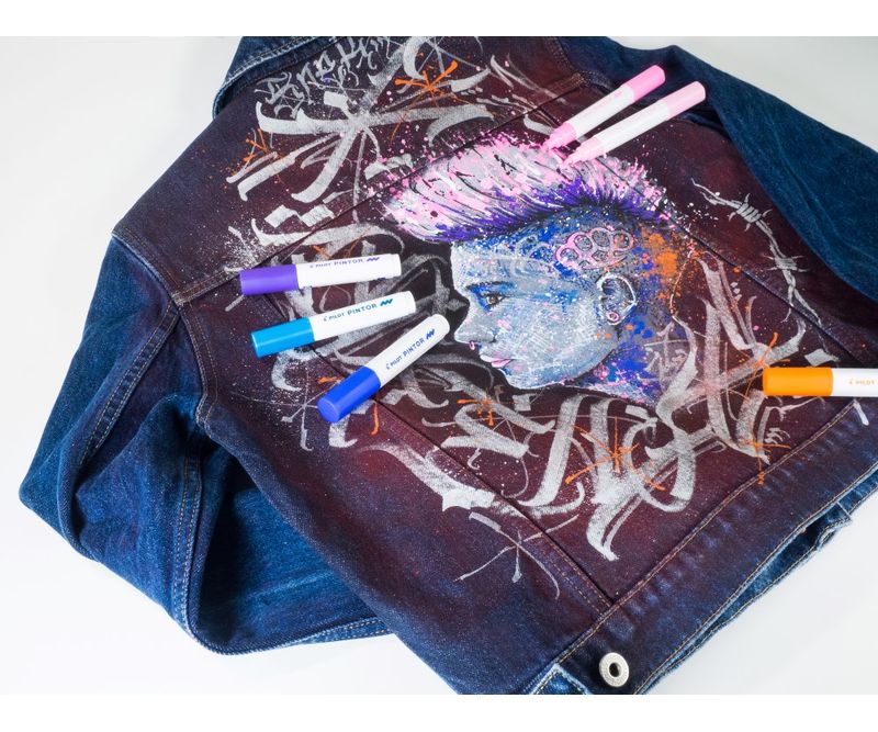 Marker-cu-vopsea-Pilot-Pintor-varf-mediu-bleu-pastel