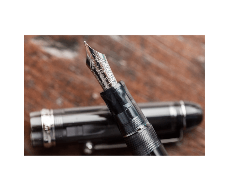 Stilou-Pilot-Custom-74-varf-mediu-negru