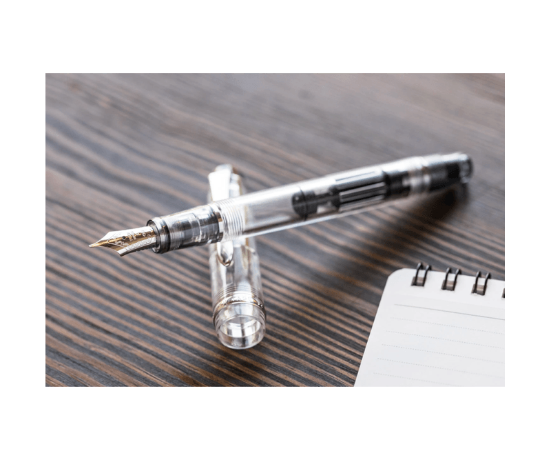 Stilou-Pilot-Heritage-92-varf-mediu-Transparent