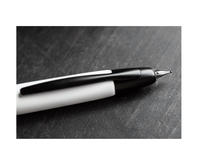 Stilou-Pilot-Capless-Ultra-Matt-varf-mediu-alb