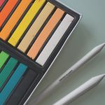 Set-24-creioane-pastel-soft-Derwent-Academy™-calitate-superioara-pentru-artisti-aspiranti