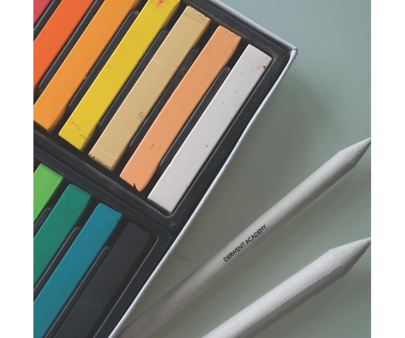 Set-24-creioane-pastel-soft-Derwent-Academy™-calitate-superioara-pentru-artisti-aspiranti