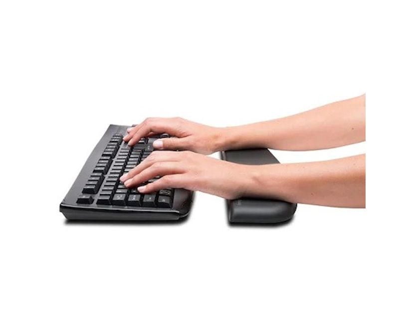 Suport-ergonomic-cu-gel-pentru-tastatura-standard-KENSINGTON-ErgoSoft-Wrist-Rest