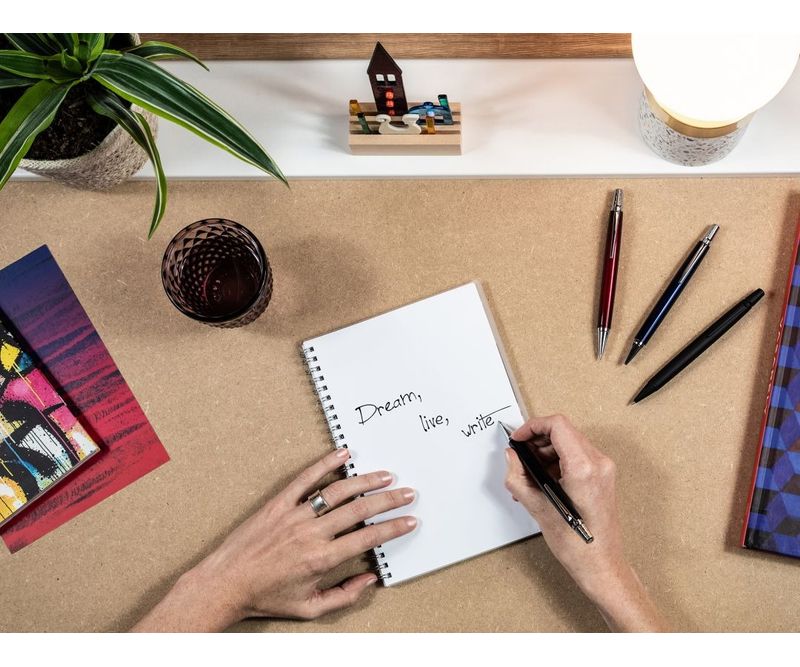 Pix-retractabil-Pilot-Raiz-0.7mm-rosu