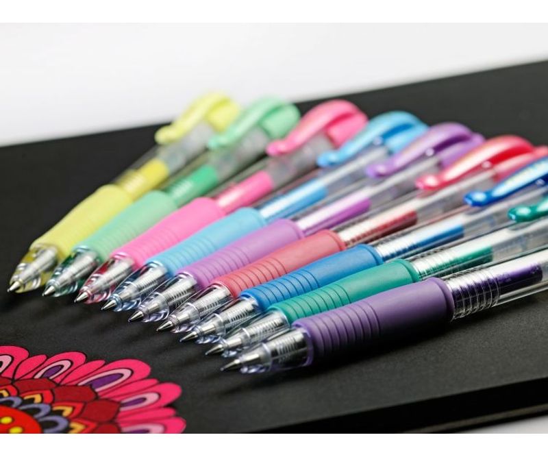 Roller-cu-gel-G-2-Pilot-0-7-mm-varf-mediu